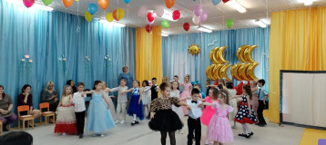 Выпускной бал группы "Радуга" Выпускной бал группы "Радуга".